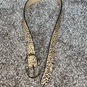 Chests print leather belt